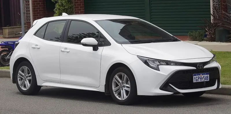 Toyota Corolla 1.8 Hybrid SEG 2015