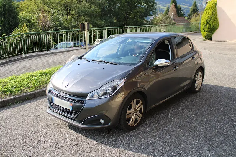 Peugeot 208 1.6 Allure 2014